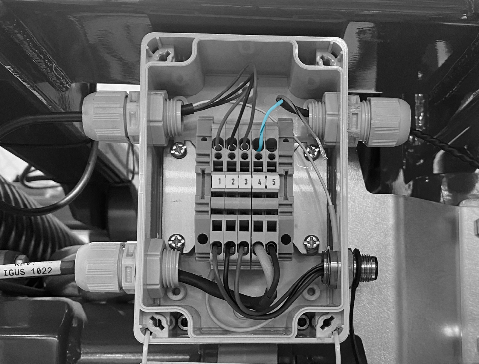 Technical illustration depicts the procedural step.